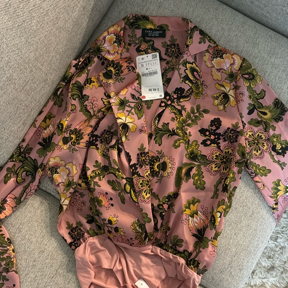 S Zara floral silk bodysuit never worn